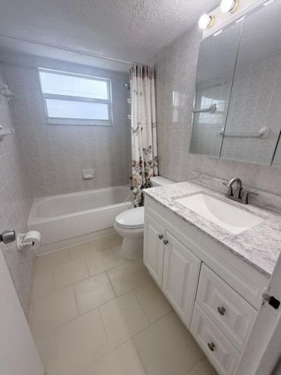2555 NE 11th Street, Unit 402, Fort Lauderdale, FL 33304 Photo