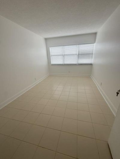 2555 NE 11th Street, Unit 402, Fort Lauderdale, FL 33304 Photo