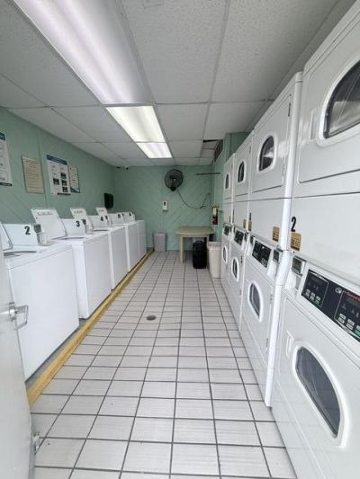 2555 NE 11th Street, Unit 402, Fort Lauderdale, FL 33304 Photo