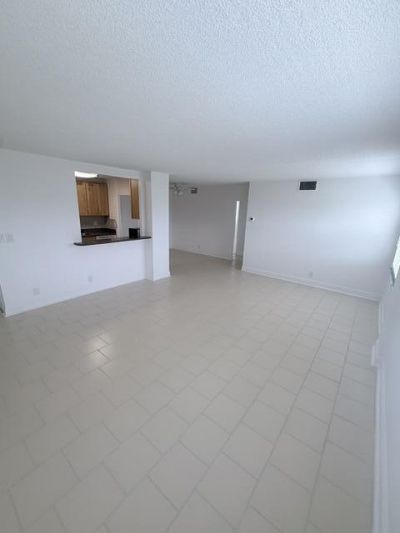 2555 NE 11th Street, Unit 402, Fort Lauderdale, FL 33304 Photo
