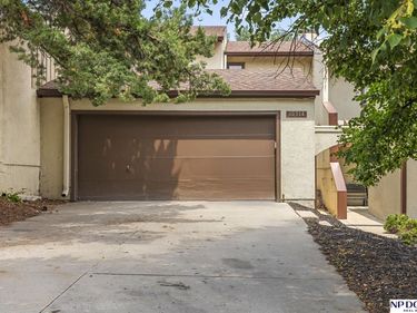10914 Saratoga Plaza, Omaha, NE 68164