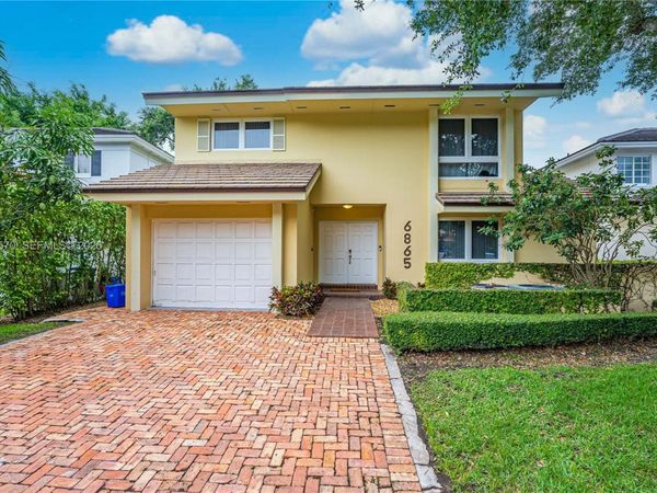 6865 Veronese St , Coral Gables, FL 33146