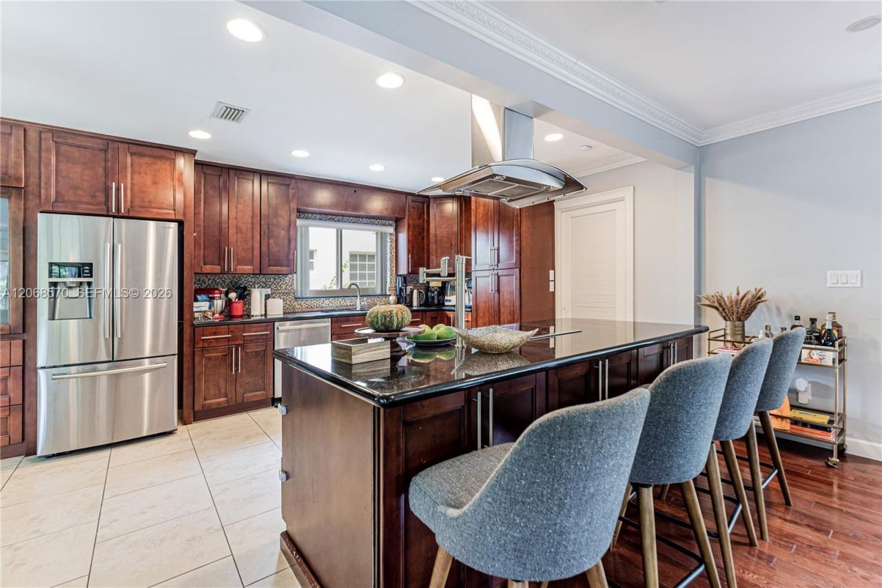6865 Veronese St , Coral Gables, FL 33146 Photo