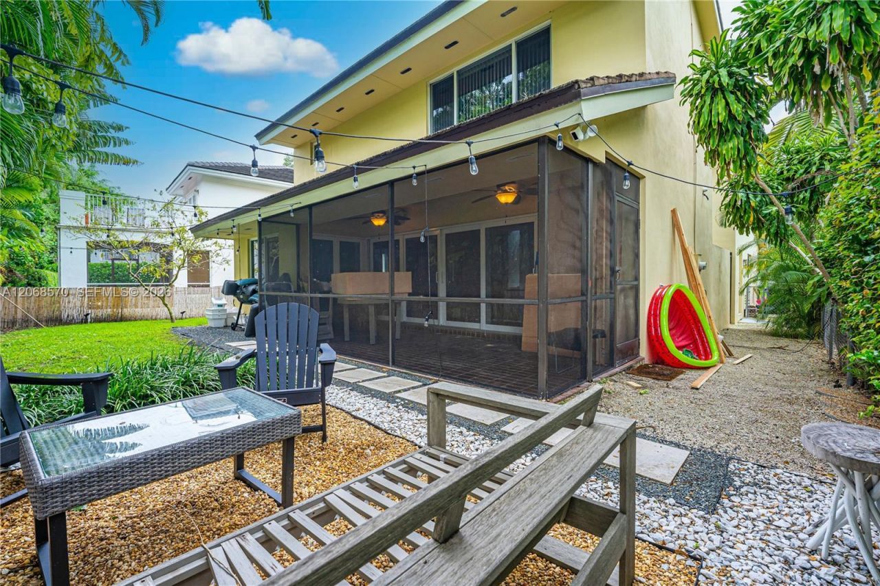 6865 Veronese St , Coral Gables, FL 33146 Photo