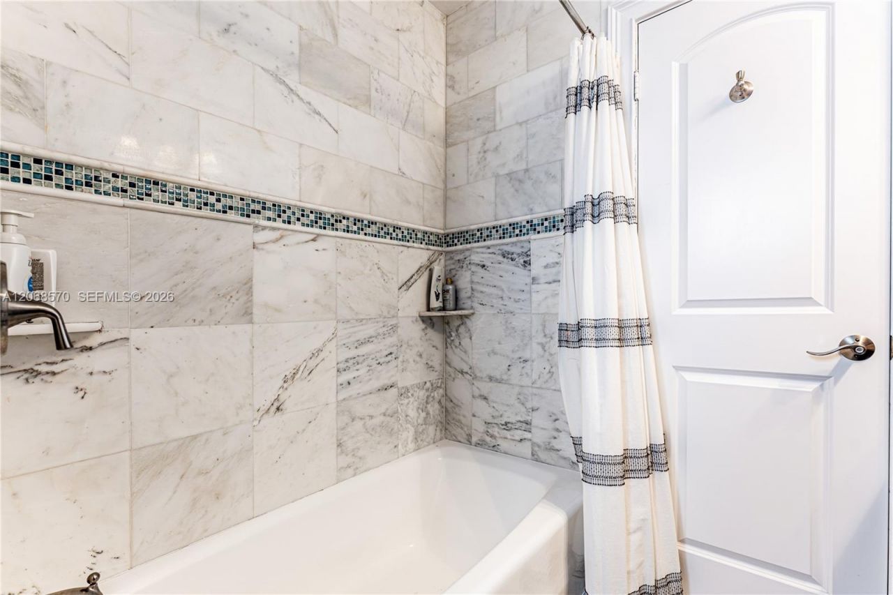 6865 Veronese St , Coral Gables, FL 33146 Photo