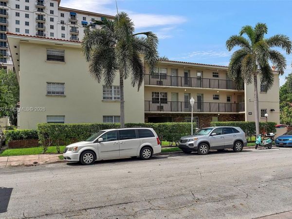 318 Majorca Ave, Unit 304, Coral Gables, FL 33134
