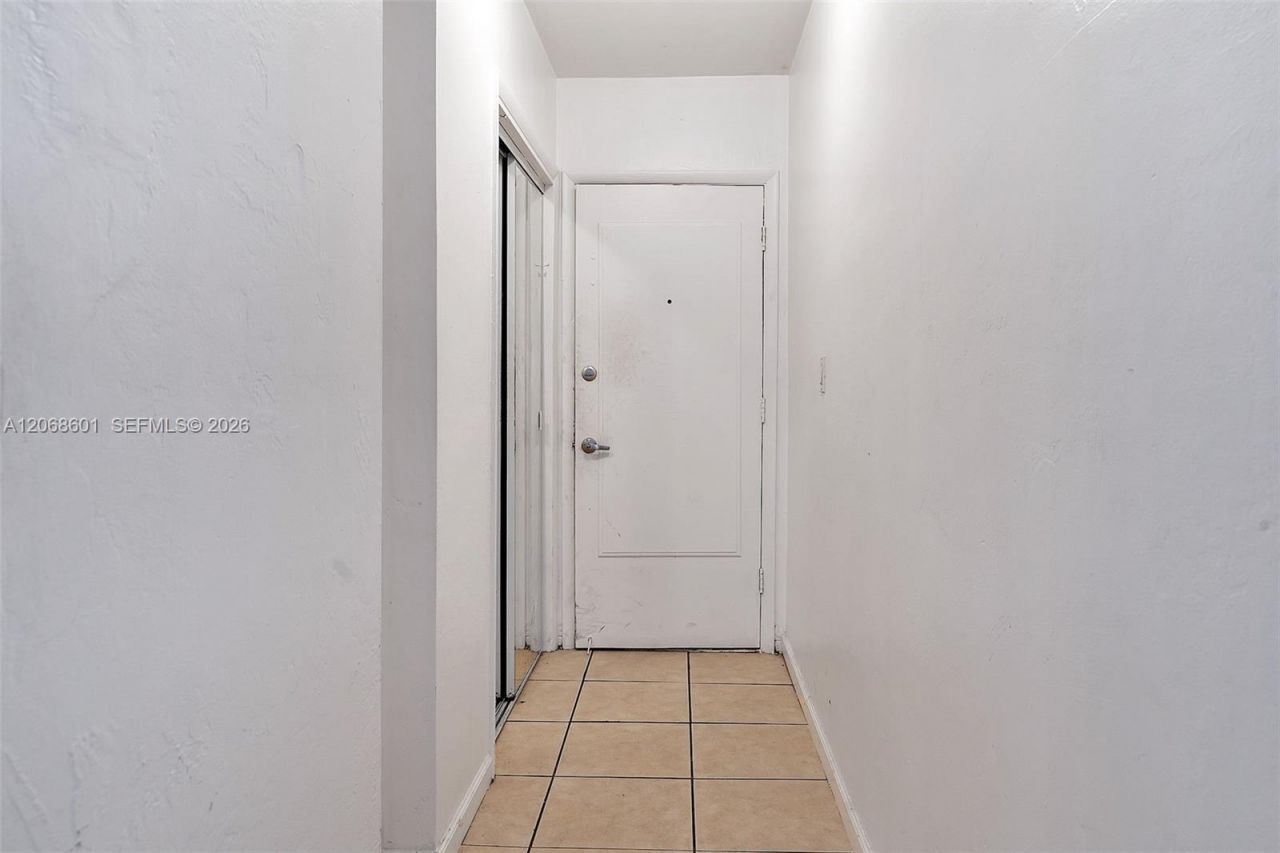 318 Majorca Ave, Unit 304, Coral Gables, FL 33134 Photo