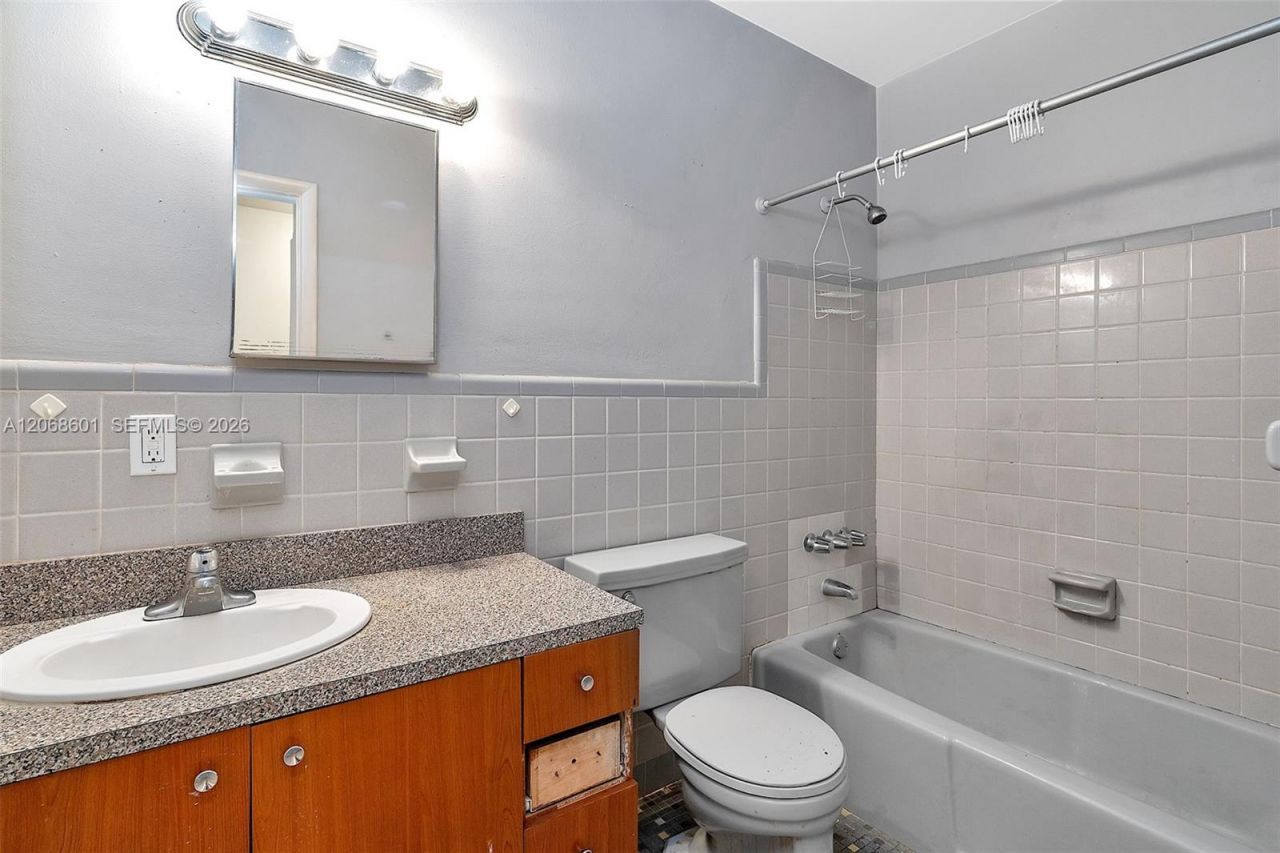 318 Majorca Ave, Unit 304, Coral Gables, FL 33134 Photo