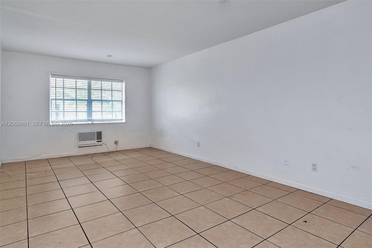 318 Majorca Ave, Unit 304, Coral Gables, FL 33134 Photo