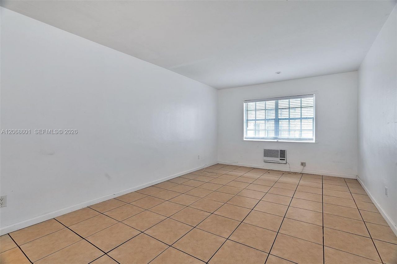 318 Majorca Ave, Unit 304, Coral Gables, FL 33134 Photo