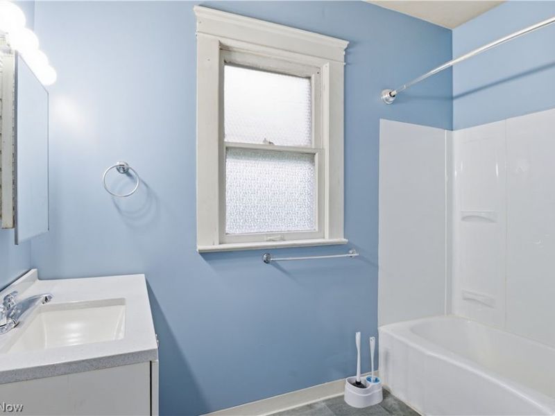 4024 E 53 Street, Newburgh Heights, OH 44105 Photo 13