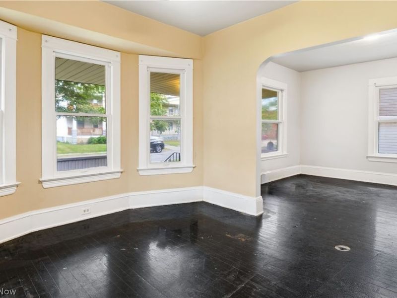 4024 E 53 Street, Newburgh Heights, OH 44105 Photo 5