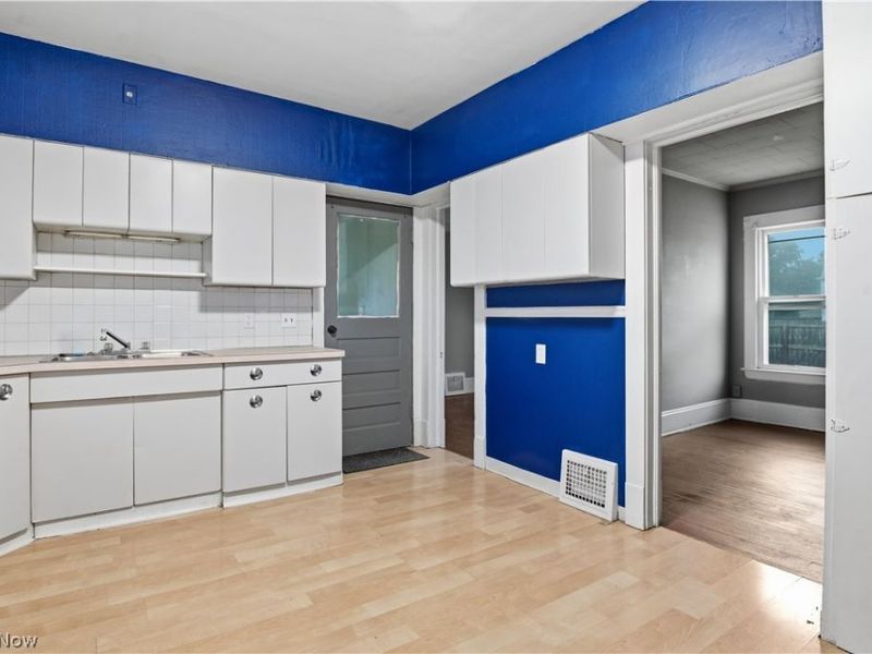 4024 E 53 Street, Newburgh Heights, OH 44105 Photo 6