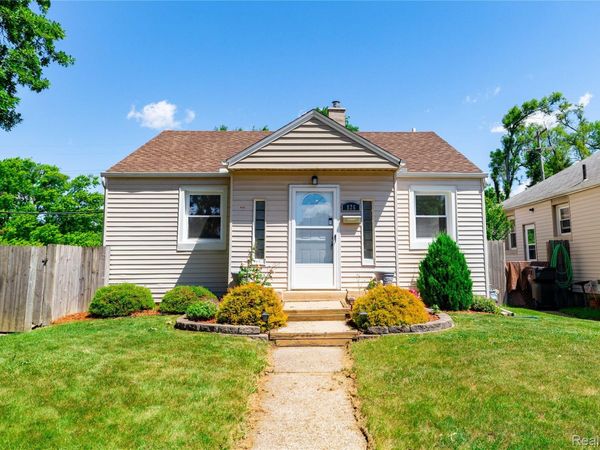 826 Goddard Street , Wyandotte, Mi 48192
