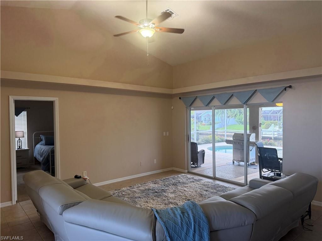 527 SW 40th Ter , Cape Coral, FL 33914 Photo