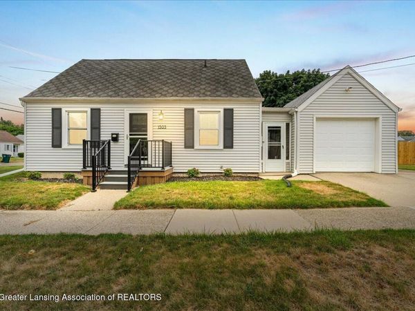 1303 Kelsey Avenue, Lansing, MI 48910