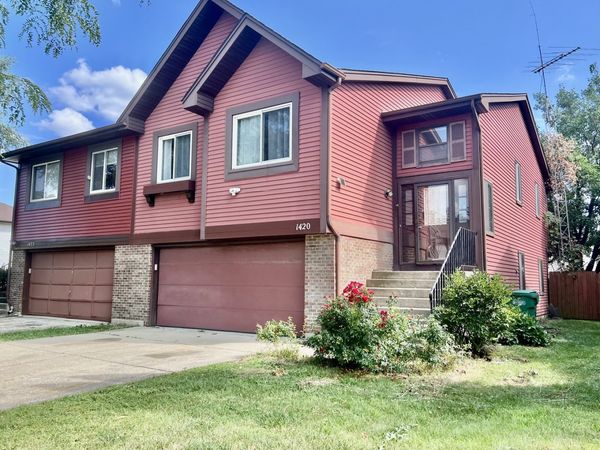 1420 Chippewa Trail , Wheeling, IL 60090