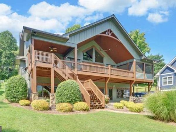 577 Beech Cove Drive, Hiawassee, GA 30546