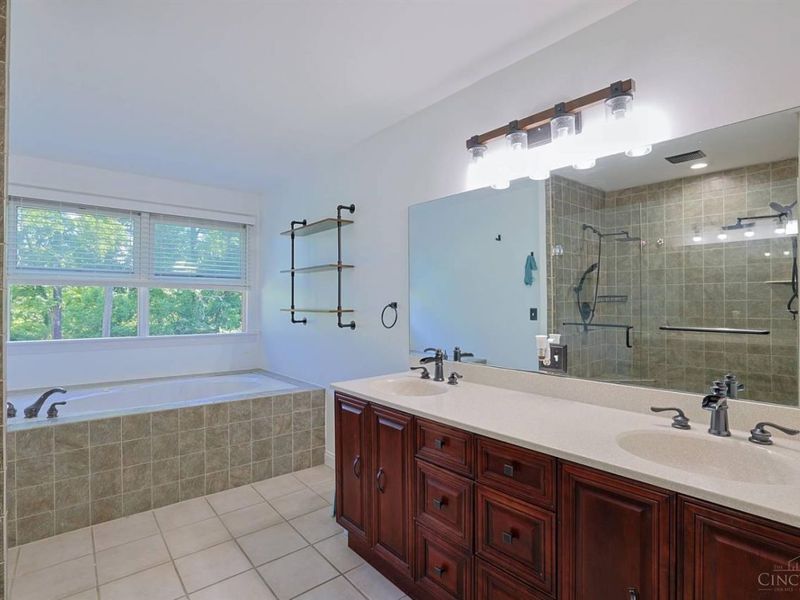 6844 High Meadows Drive, Anderson Township, OH 45230 Photo 16