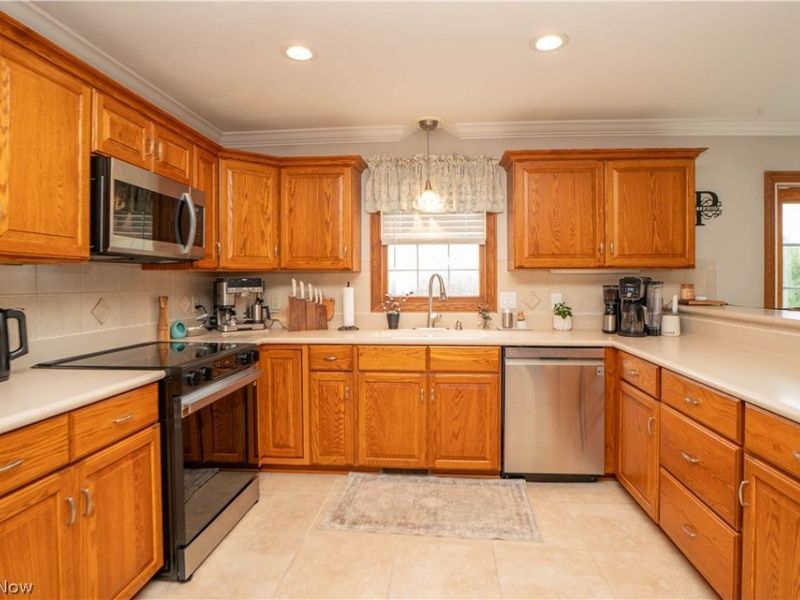 8037 Glendevan Street NW, Massillon, OH 44646 Photo 17