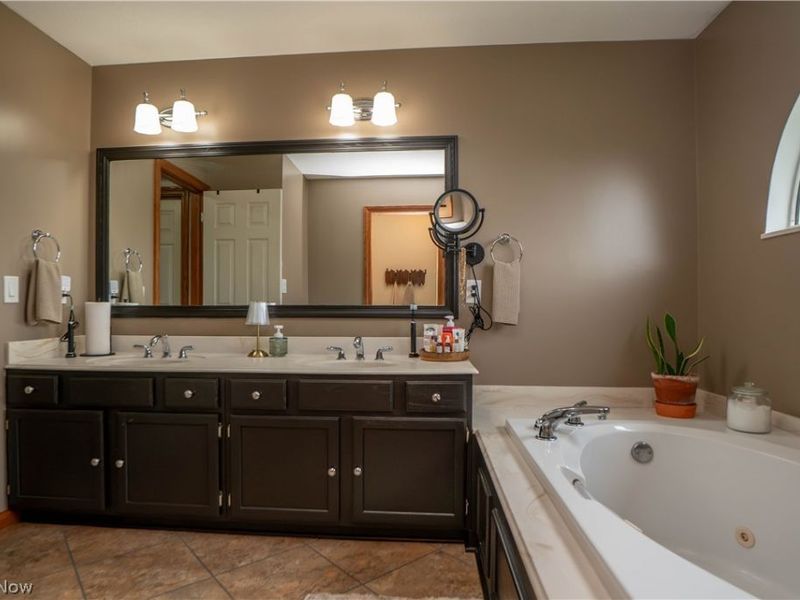 8037 Glendevan Street NW, Massillon, OH 44646 Photo 32