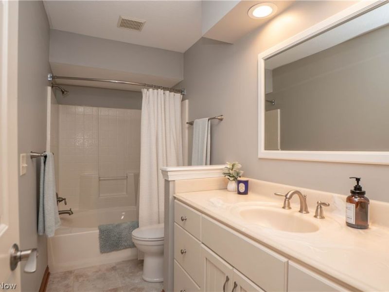 8037 Glendevan Street NW, Massillon, OH 44646 Photo 39