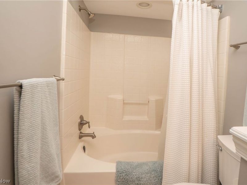 8037 Glendevan Street NW, Massillon, OH 44646 Photo 40