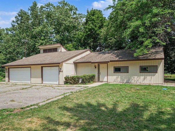 983 Meadowbrook Drive, Mt Pleasant, MI 48858