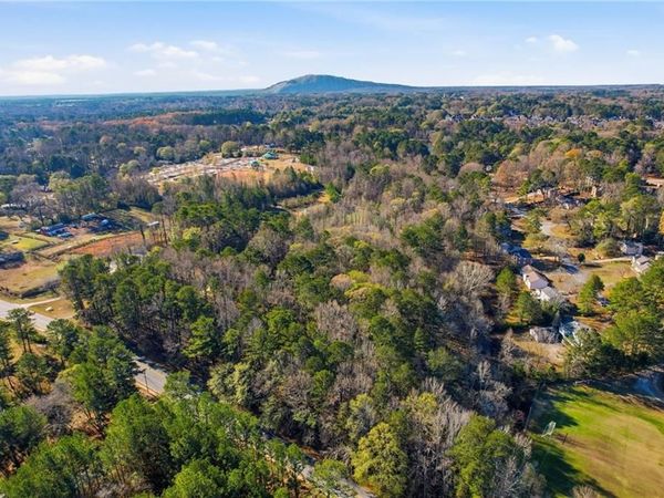 1091 Cole Drive SW, Lilburn, GA 30047
