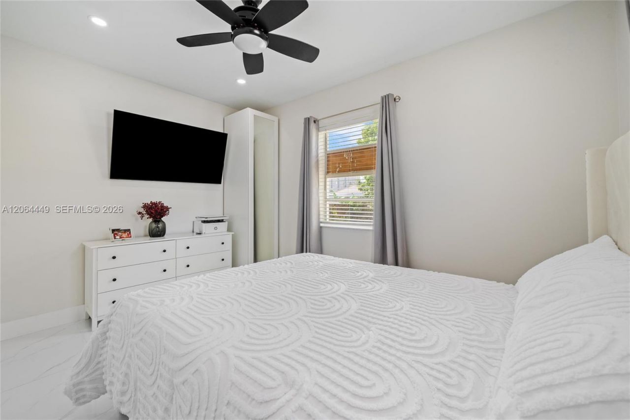 11120 SW 2nd St, Sweetwater, FL 33174 Photo