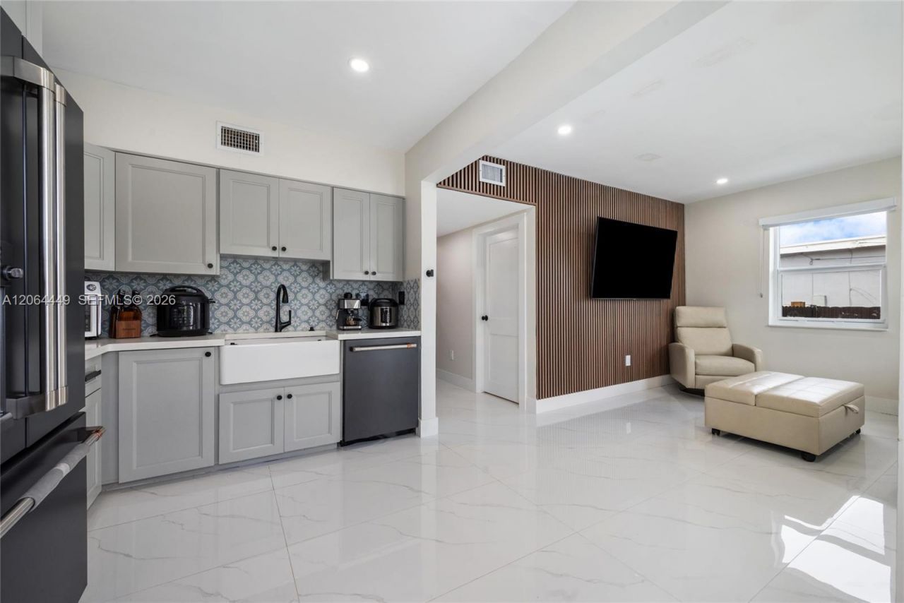 11120 SW 2nd St, Sweetwater, FL 33174 Photo