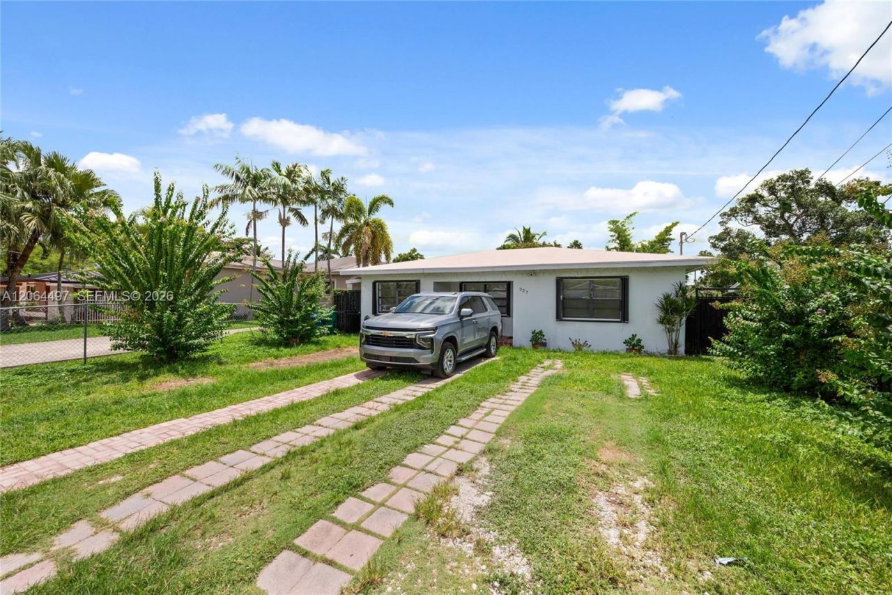 327 NW 3rd St, Florida City, FL 33034 Main Photo