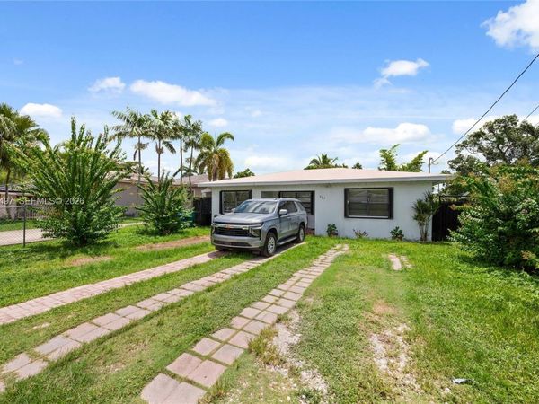 327 NW 3rd St , Florida City, FL 33034