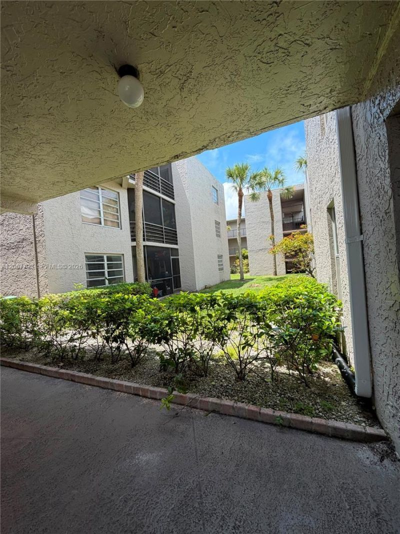 3100 Riverside Dr, Unit 104, Coral Springs, FL 33065 Photo