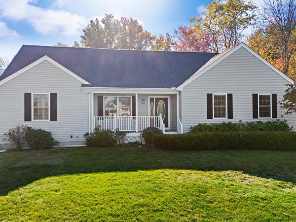 22 Maple Road, North Hampton, NH 03862