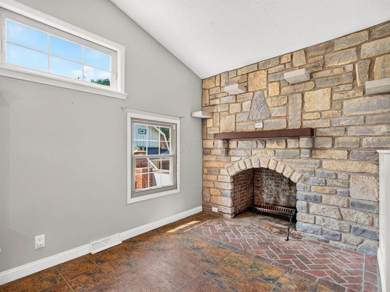 17 E Oak Street, Canal Winchester, OH 43110 Photo 13