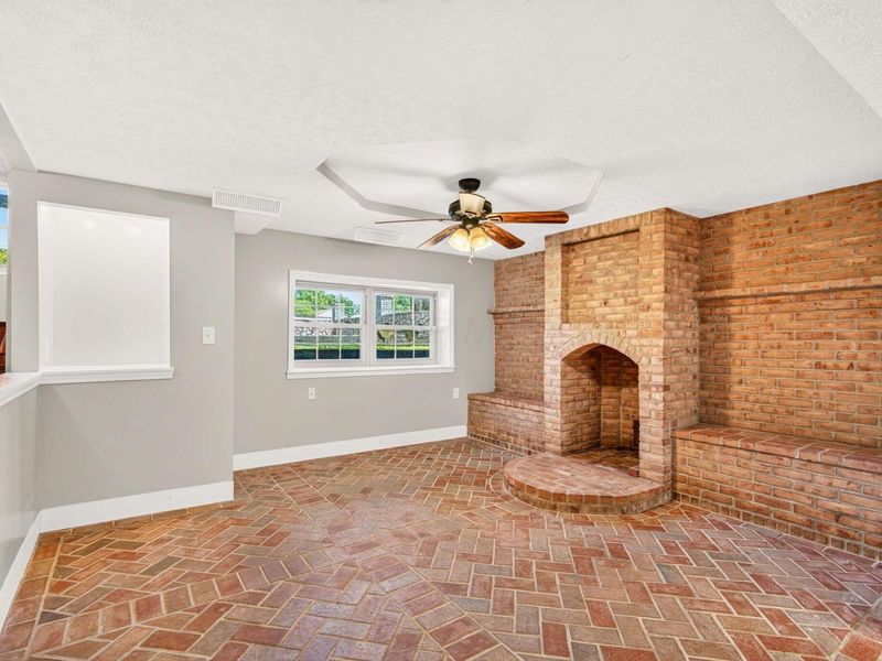 17 E Oak Street, Canal Winchester, OH 43110 Photo 15