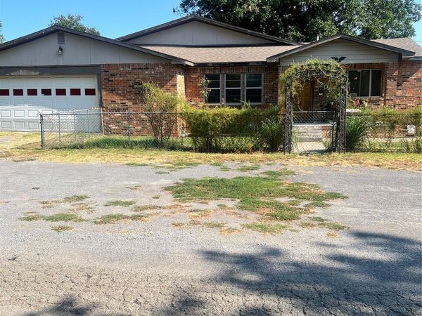1209 Locust , McAlester, OK 74501