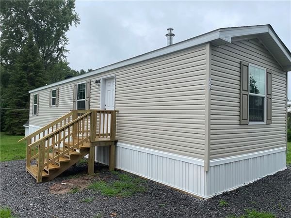 53 Northrup Lane, Farmington, NY 14425