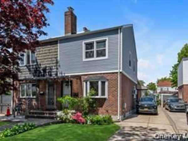 13835 64th Avenue, Flushing, NY 11367
