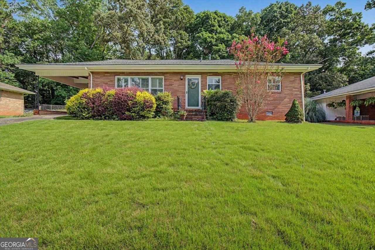 134 Larose Circle Se, Marietta, GA 30060 Main Photo