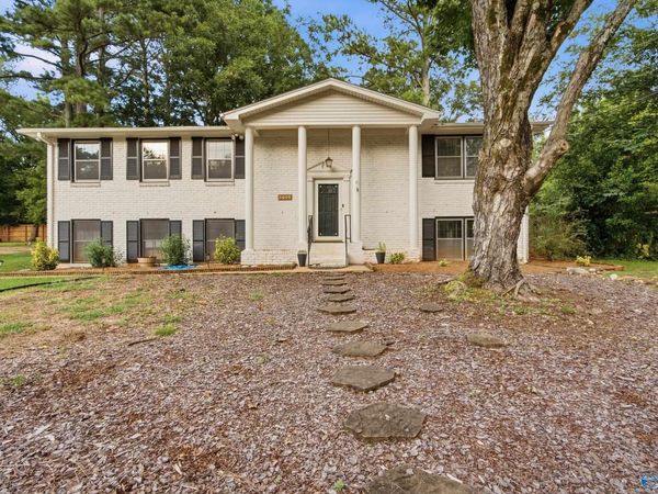 5609 Alta Dena Street SW, Huntsville, AL 35802