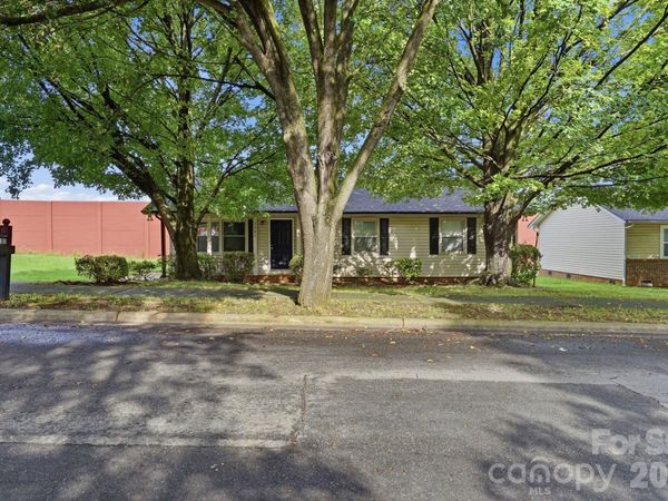 1501 Whisnant Street , Charlotte, NC 28206