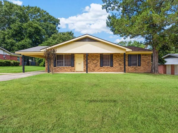 303 Mittie St., Collins, MS 39428