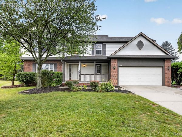 1613 Oak Squire Court, Howell, Mi 48855