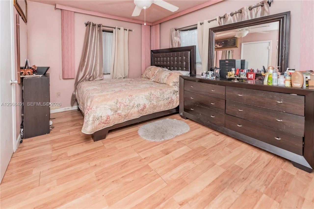 1365 NW 192nd Ter, Miami Gardens, FL 33169 Photo