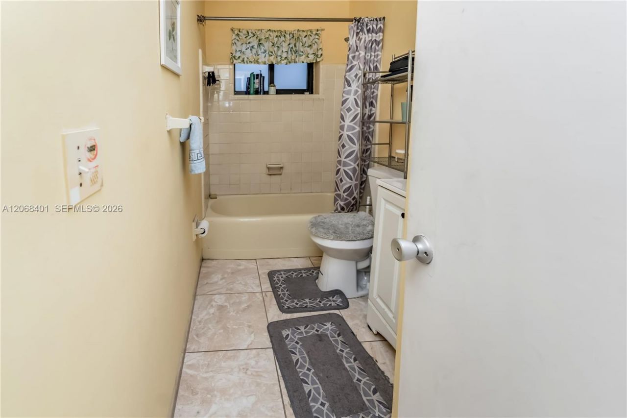 1365 NW 192nd Ter, Miami Gardens, FL 33169 Photo