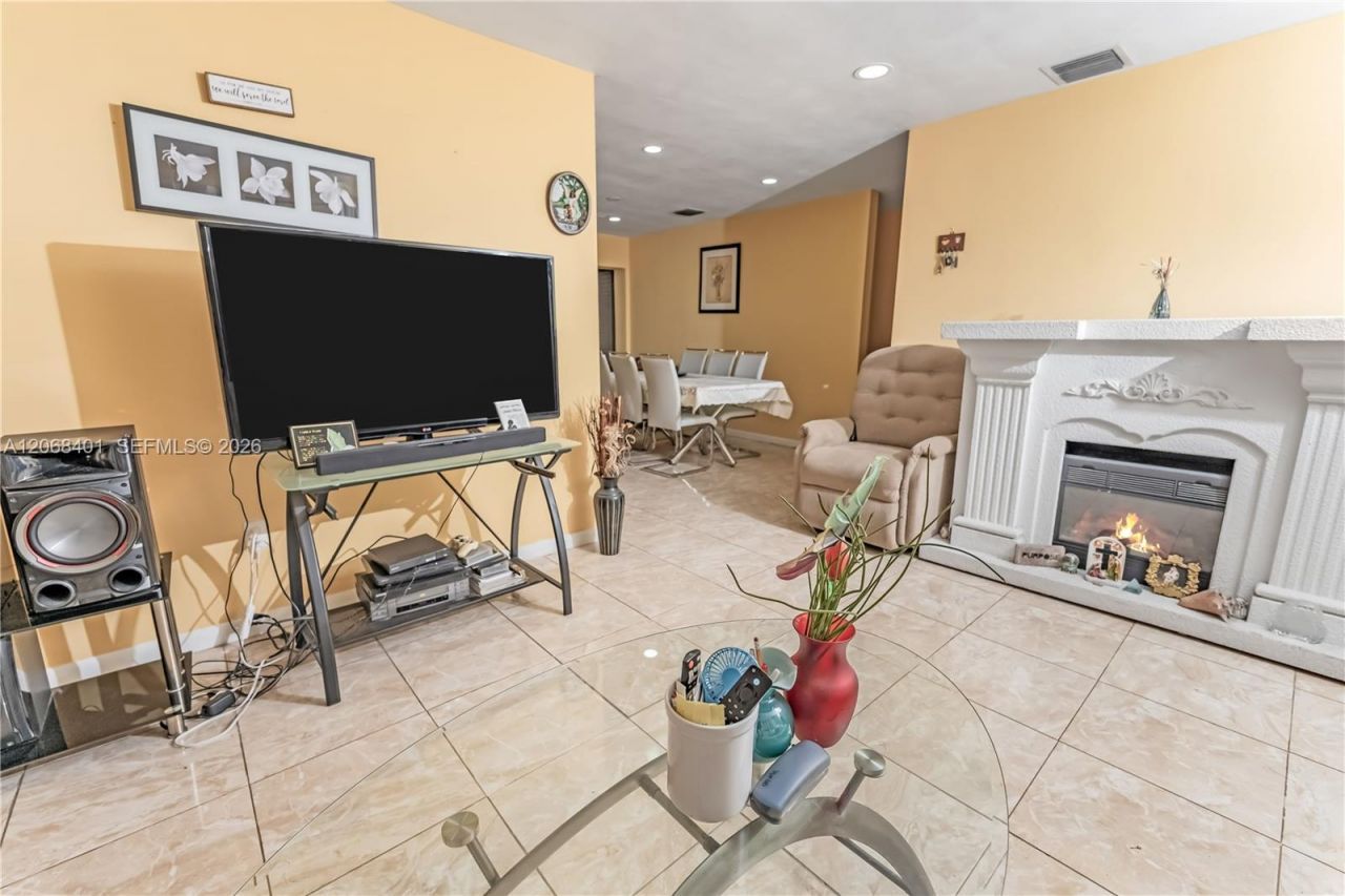 1365 NW 192nd Ter, Miami Gardens, FL 33169 Photo