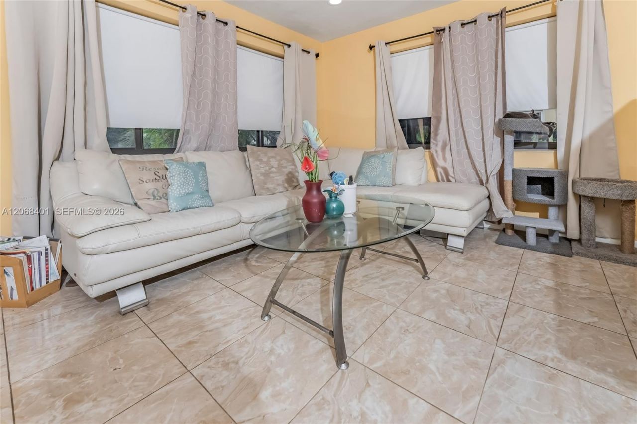 1365 NW 192nd Ter, Miami Gardens, FL 33169 Photo