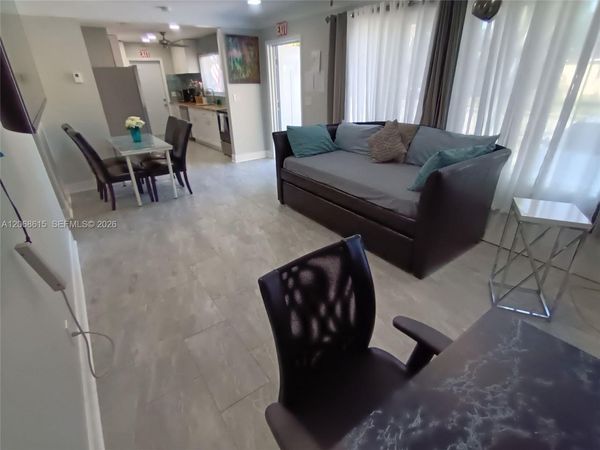 2242 Polk St, Hollywood, FL 33020